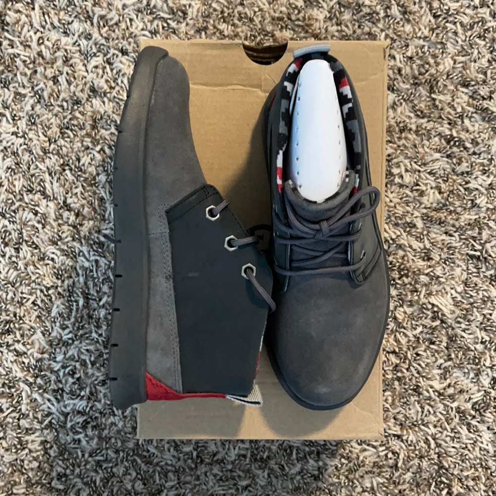 Brand New! Ugg Kids Canoe Reflective